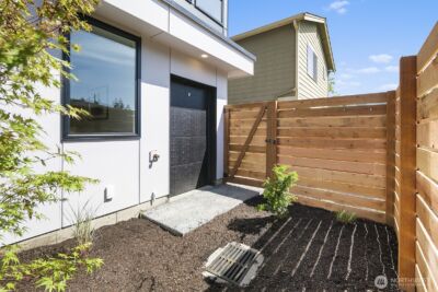 8831 B Wallingford Avenue N, Seattle, WA 98103 - Photo 21