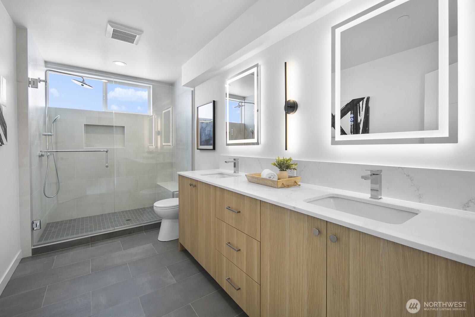 8831 B Wallingford Avenue N, Seattle, WA 98103