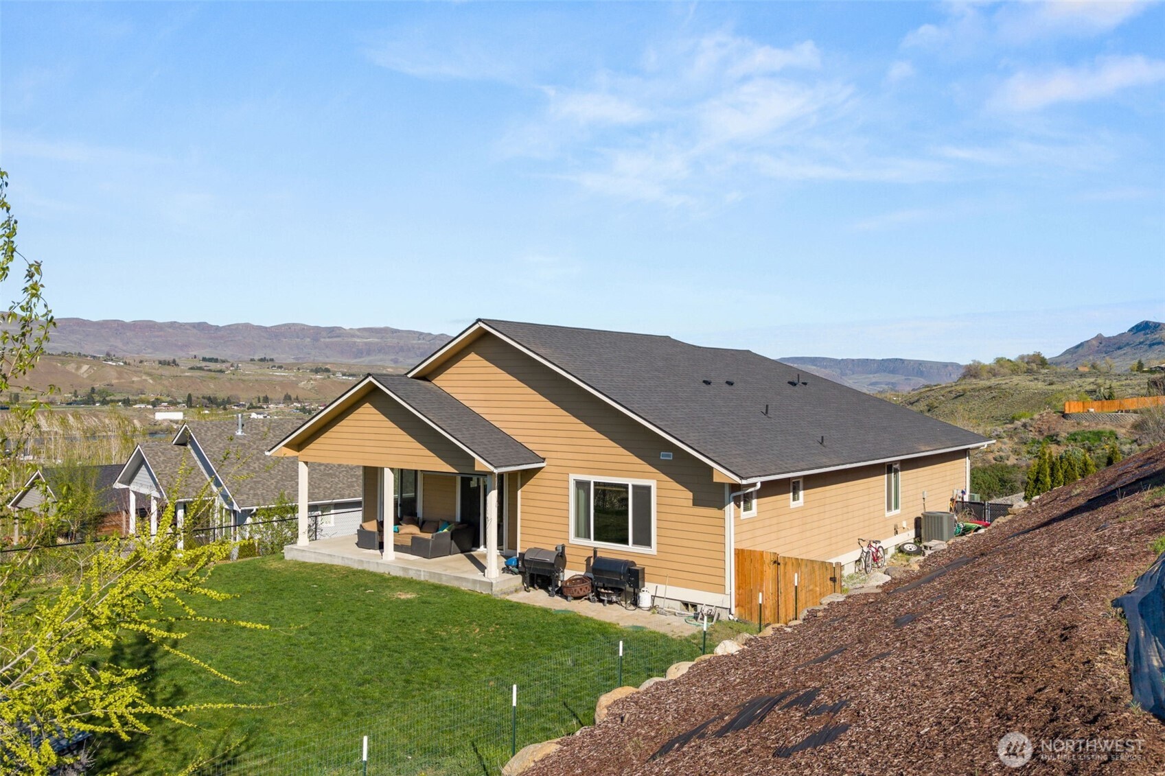 3050 Riverview Lane , Malaga, WA 98828
