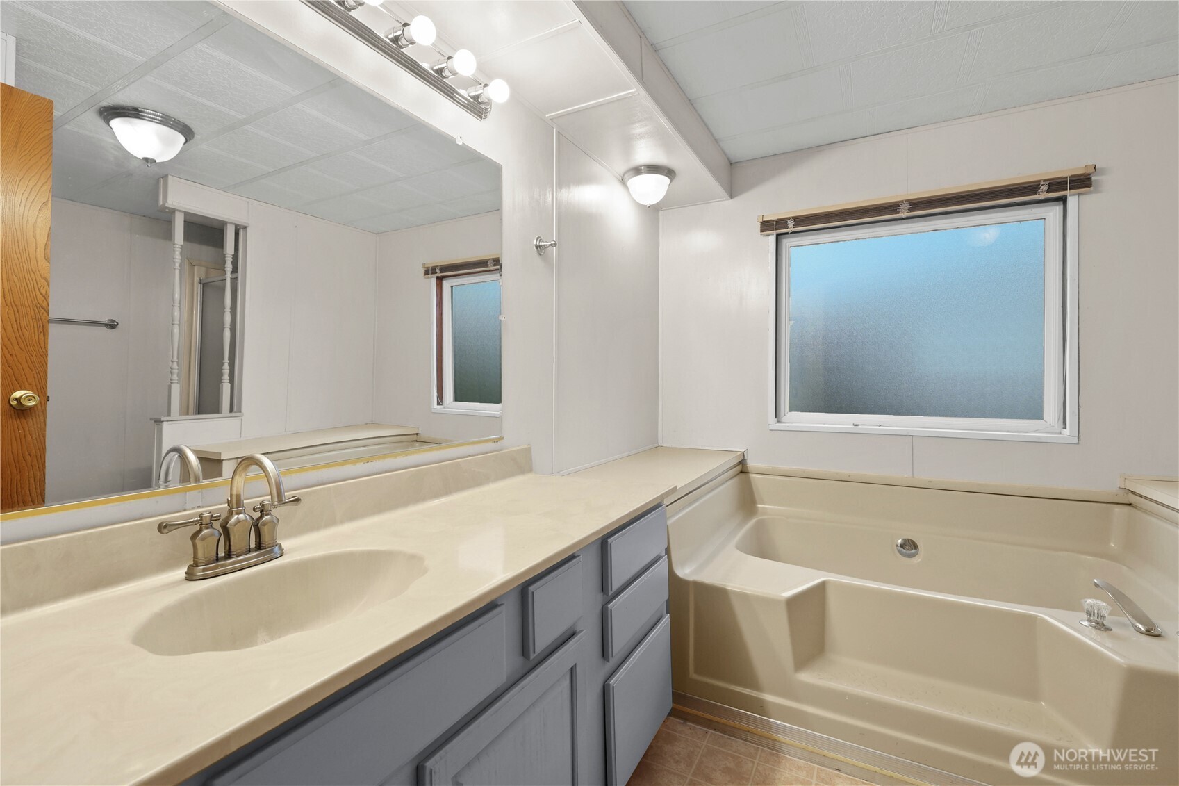 1402 22nd Street NE #402, Auburn, WA 98002