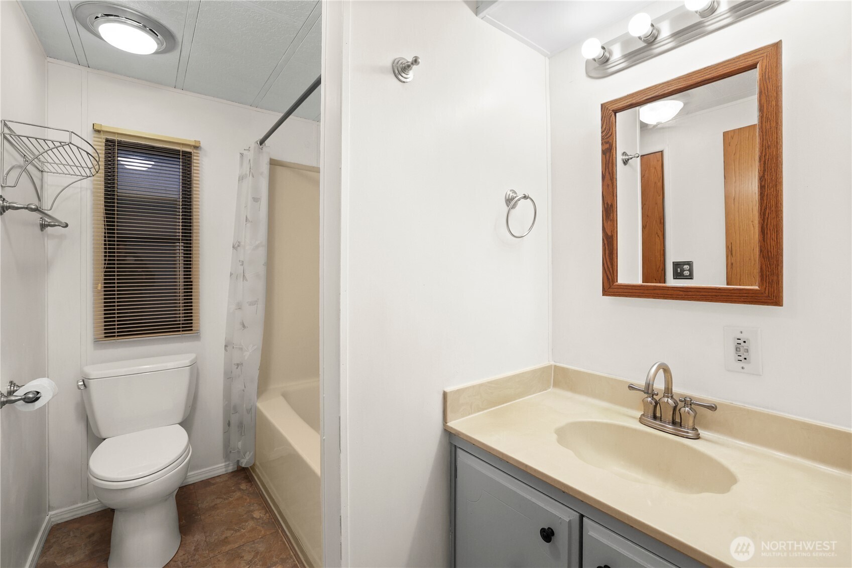 1402 22nd Street NE #402, Auburn, WA 98002