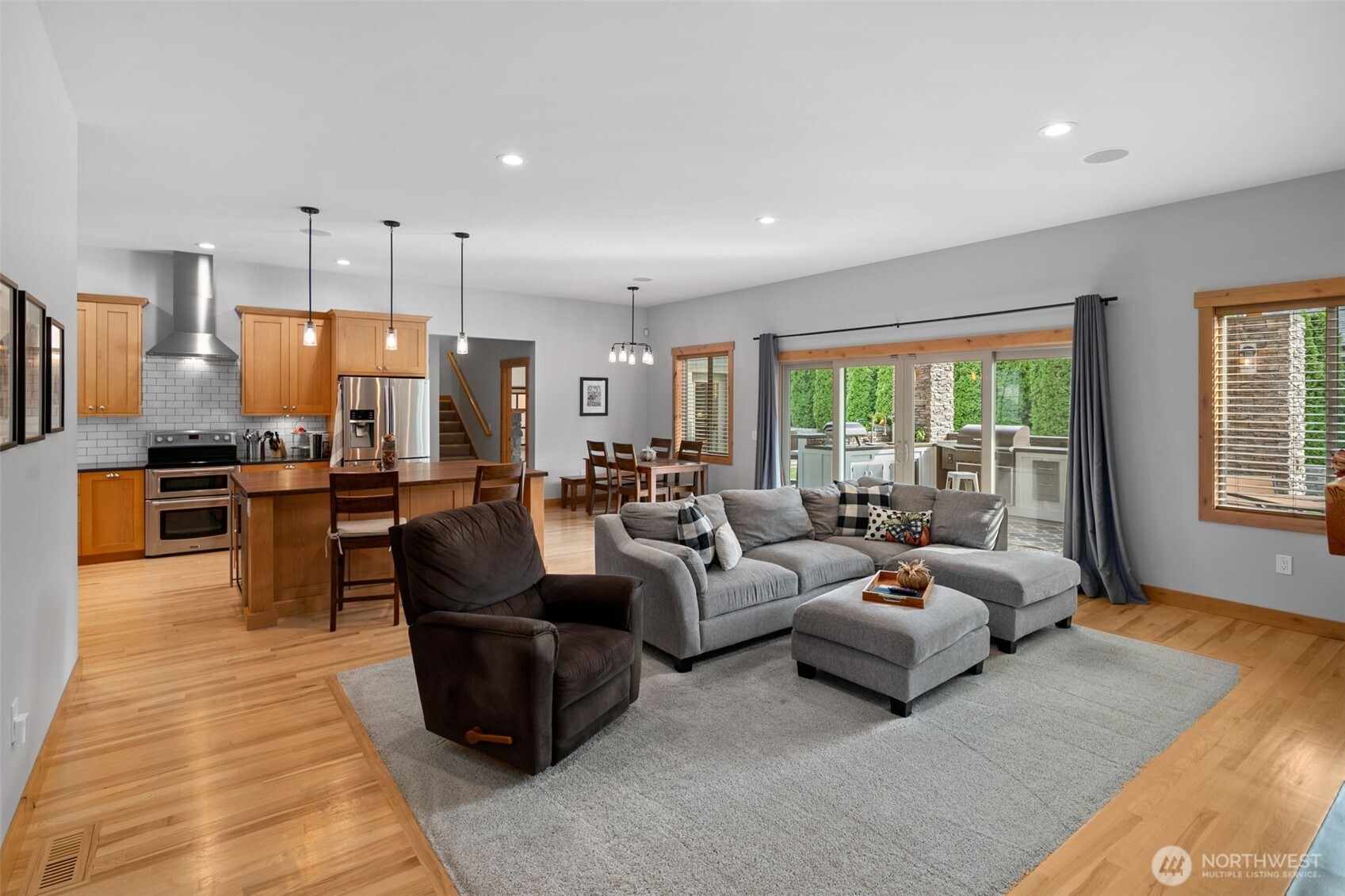 2535 Tuscany Lane , Malaga, WA 98828