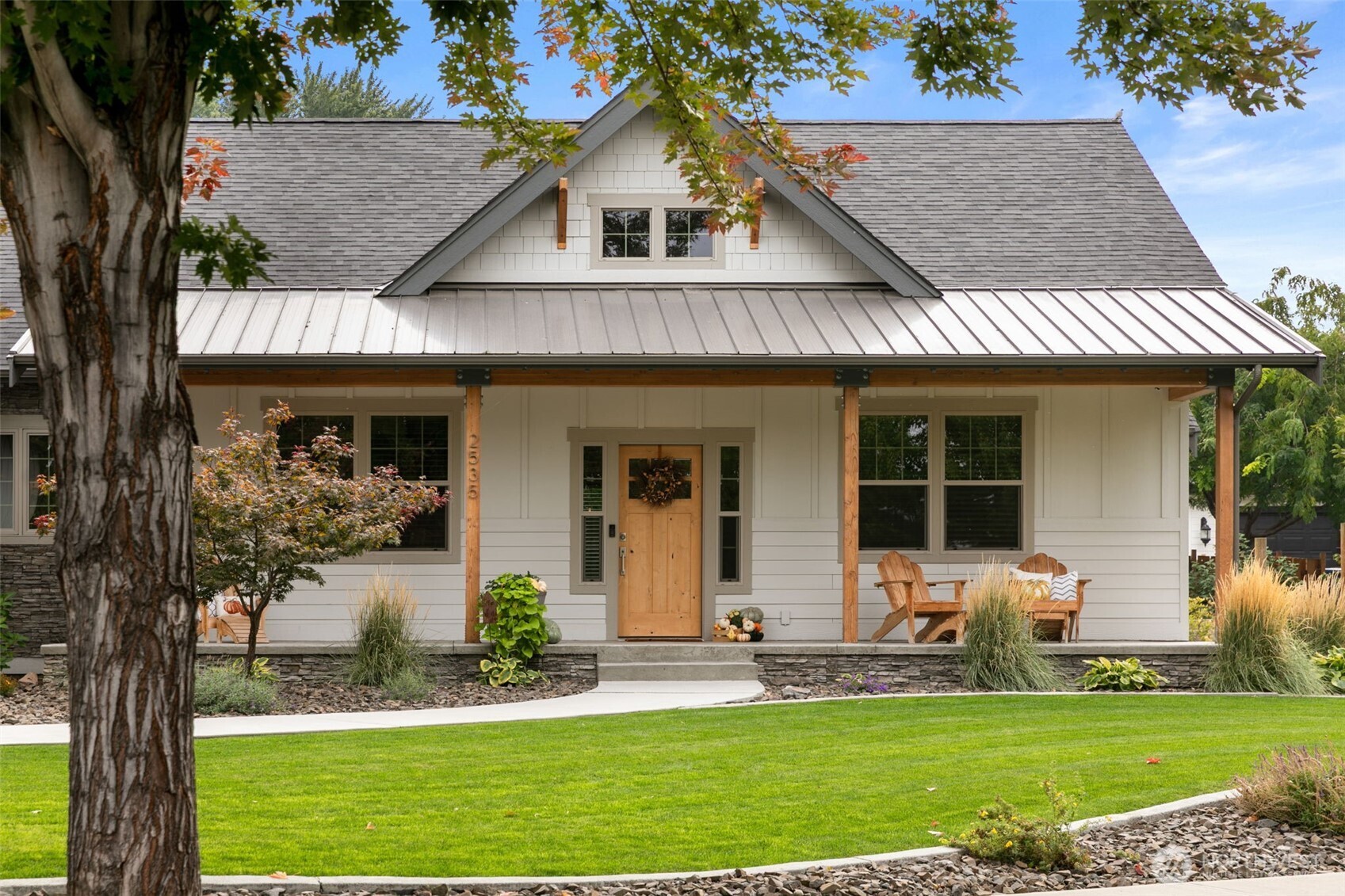 2535 Tuscany Lane , Malaga, WA 98828