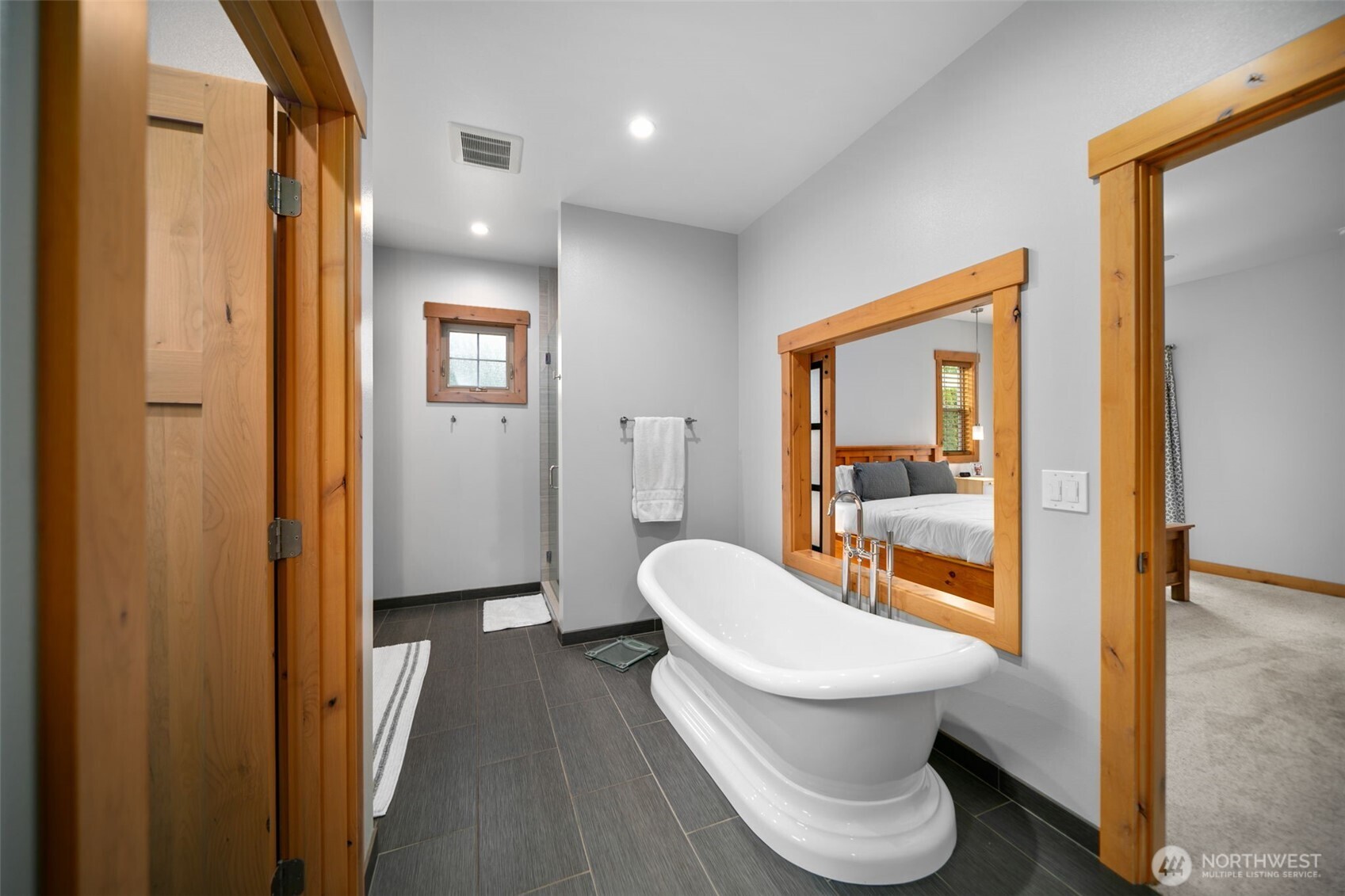 2535 Tuscany Lane , Malaga, WA 98828