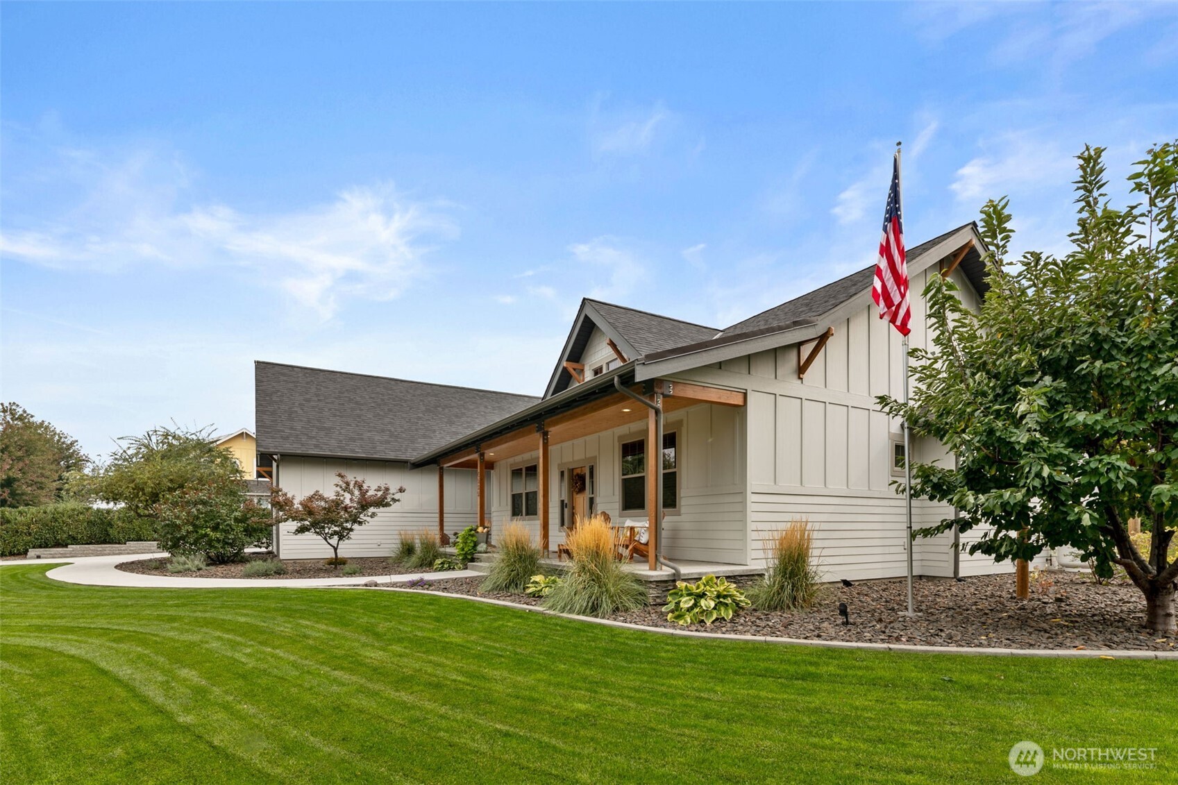 2535 Tuscany Lane , Malaga, WA 98828