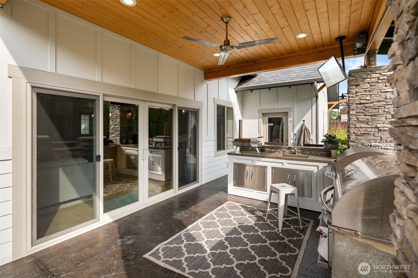 2535 Tuscany Lane , Malaga, WA 98828