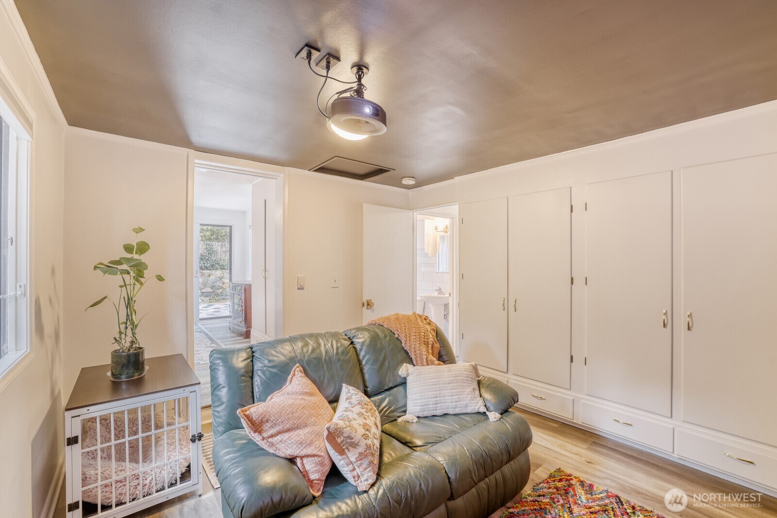 4034 NE 109th Street , Seattle, WA 98125