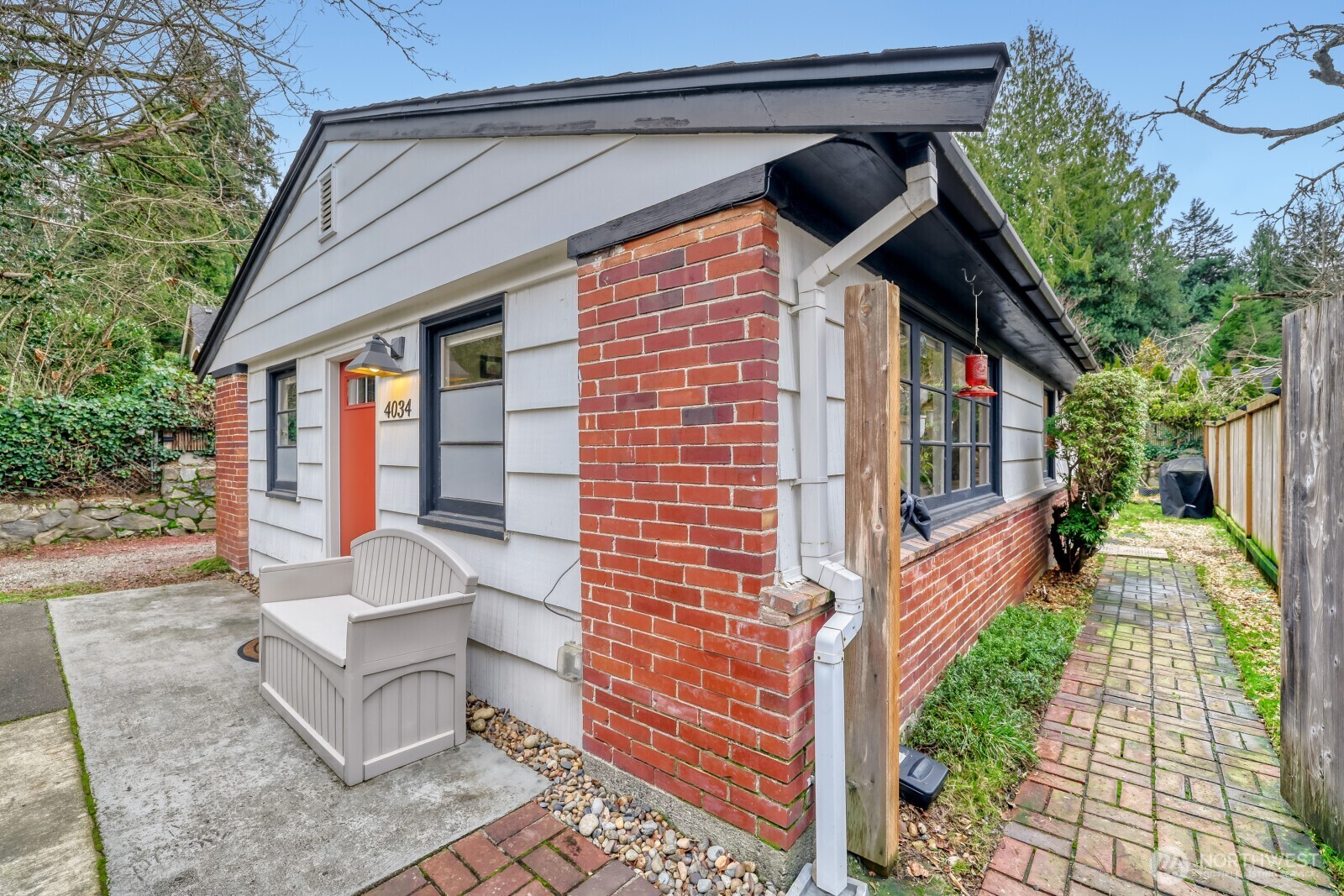 4034 NE 109th Street , Seattle, WA 98125