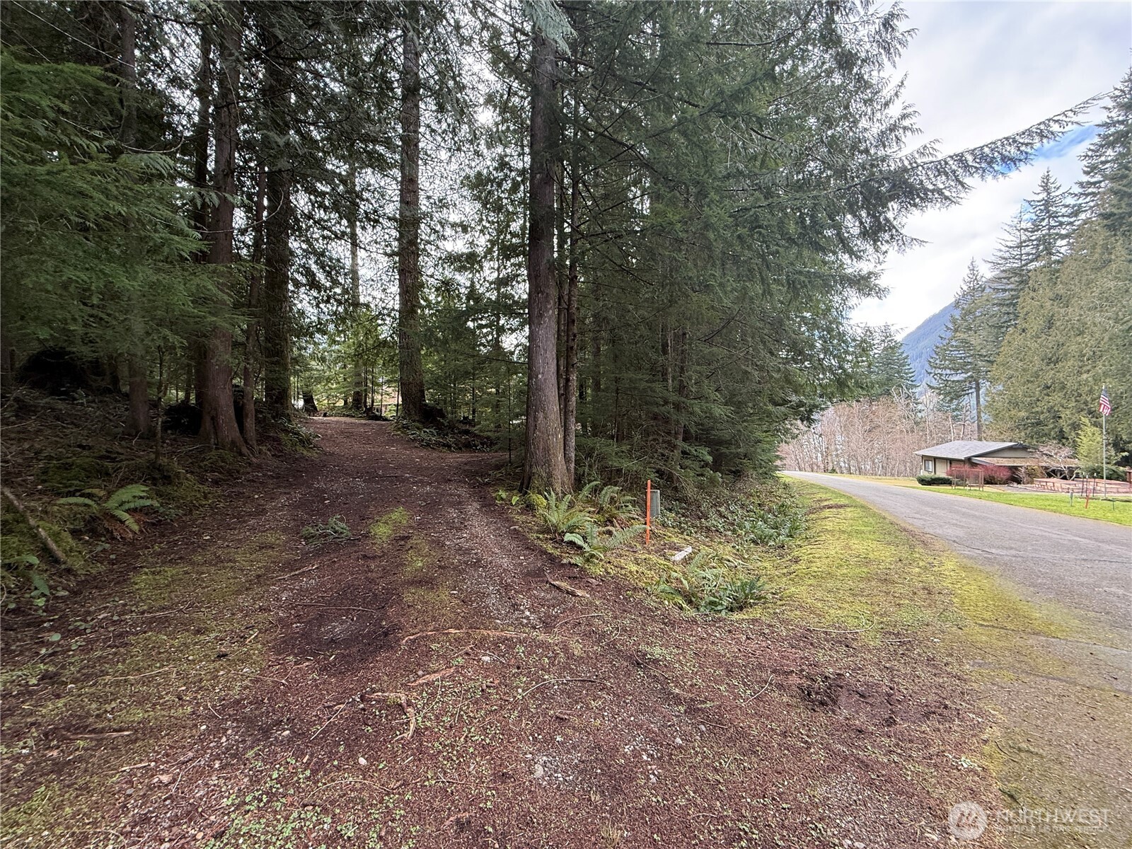 11 N Discovery Drive , Hoodsport, WA 98548