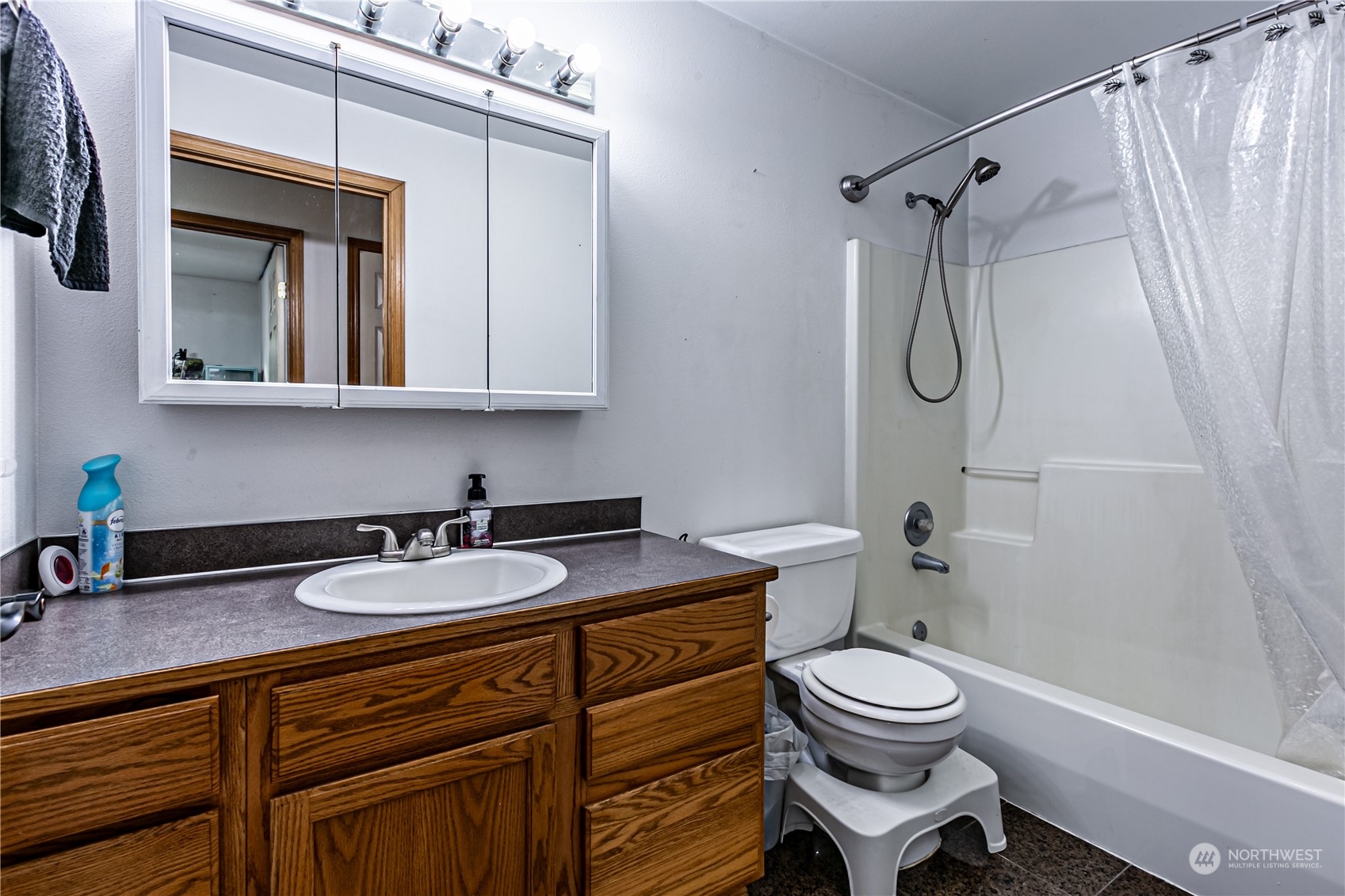 604 Nieland Loop SE, Rainier, WA 98576