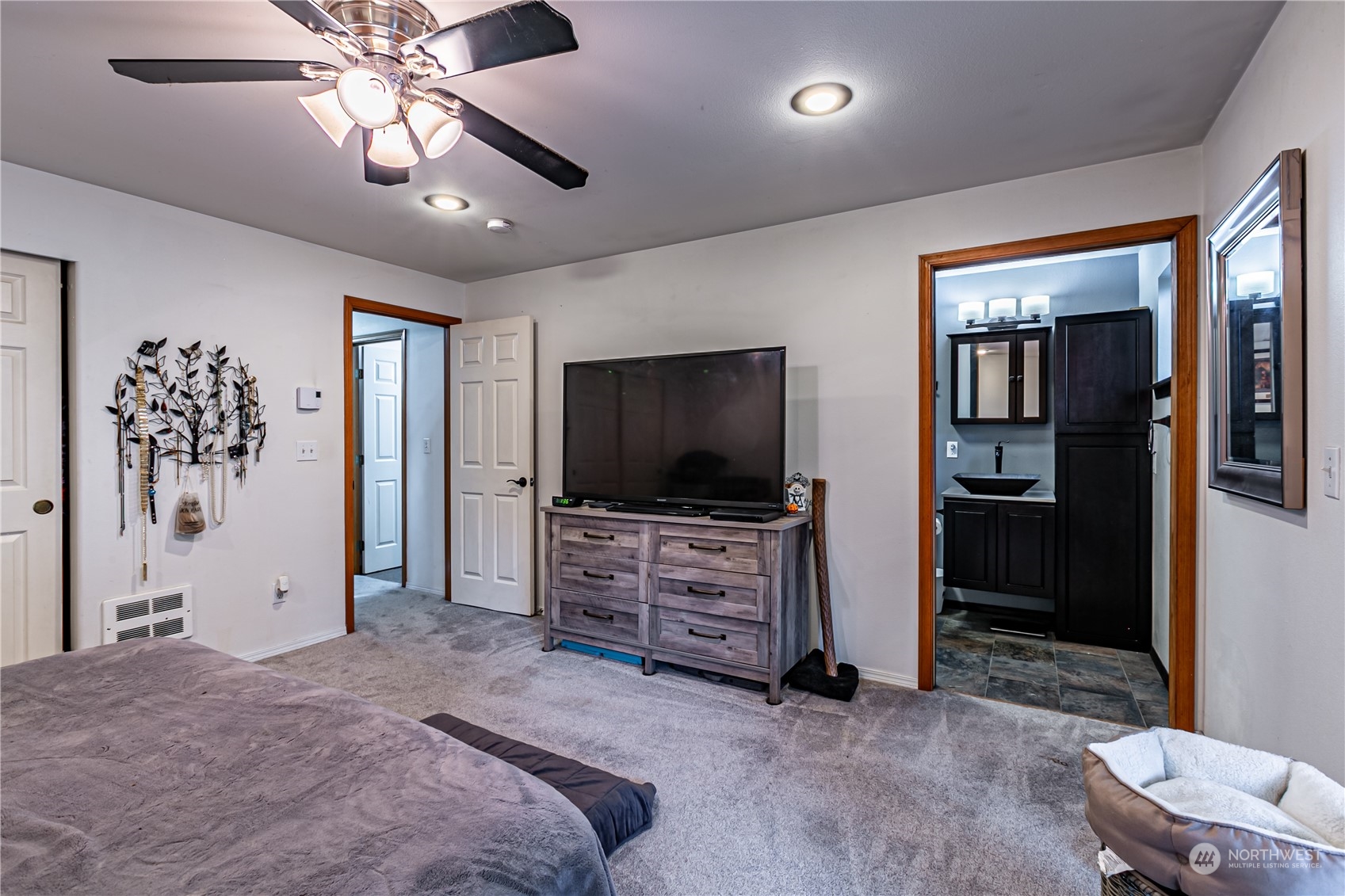 604 Nieland Loop SE, Rainier, WA 98576