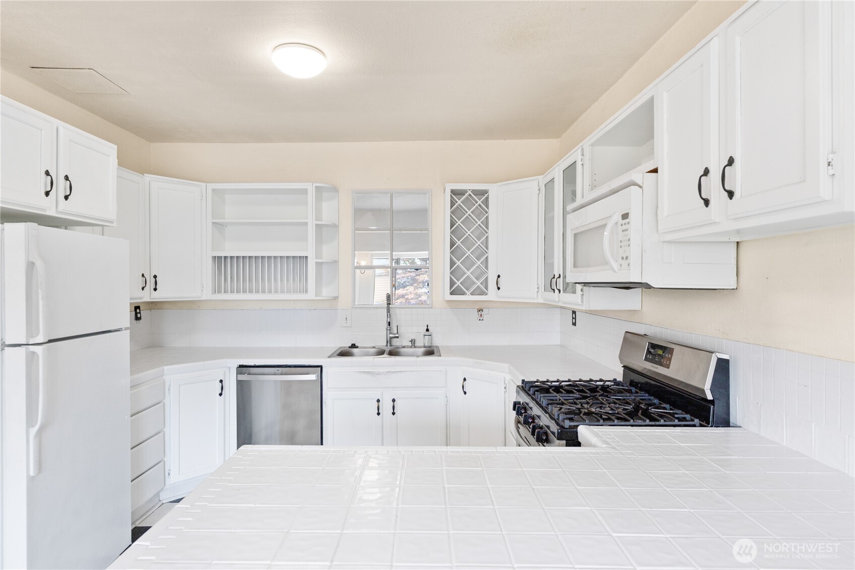 619 35th Street N, Anacortes, WA 98221