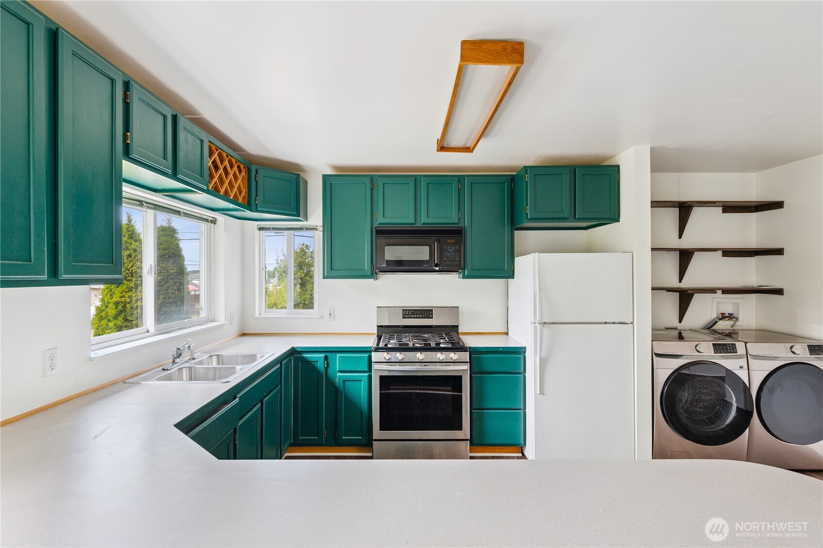 619 35th Street N, Anacortes, WA 98221