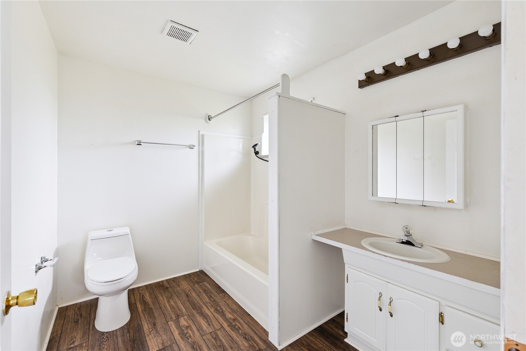 619 35th Street N, Anacortes, WA 98221