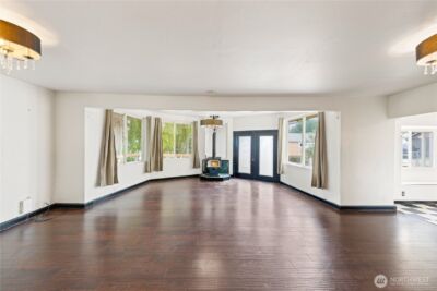 619 35th Street N, Anacortes, WA 98221 - Photo 4