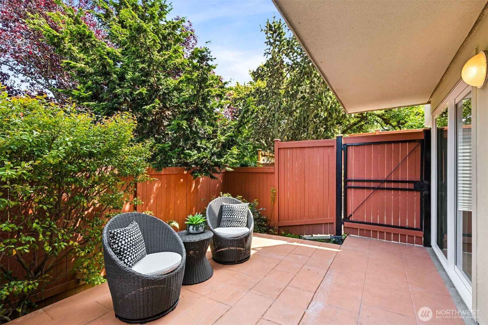 1613 California Avenue SW #101, Seattle, WA 98116