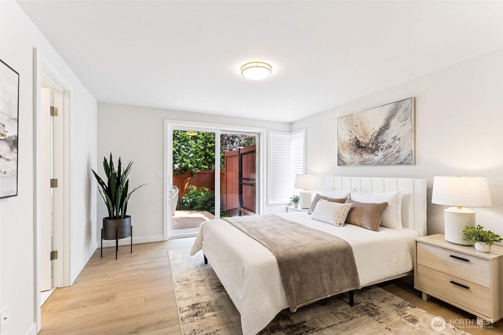 1613 California Avenue SW #101, Seattle, WA 98116