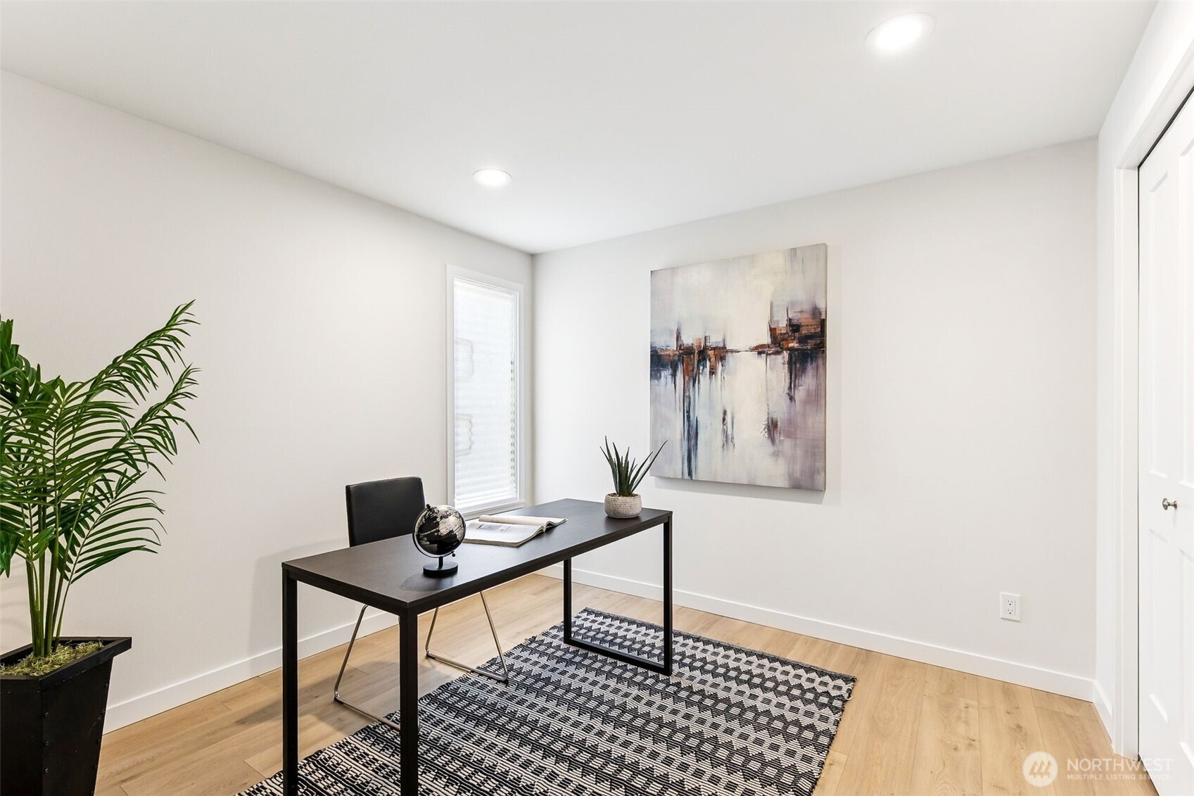 1613 California Avenue SW #101, Seattle, WA 98116