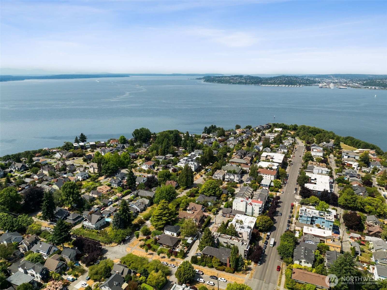 1613 California Avenue SW #101, Seattle, WA 98116