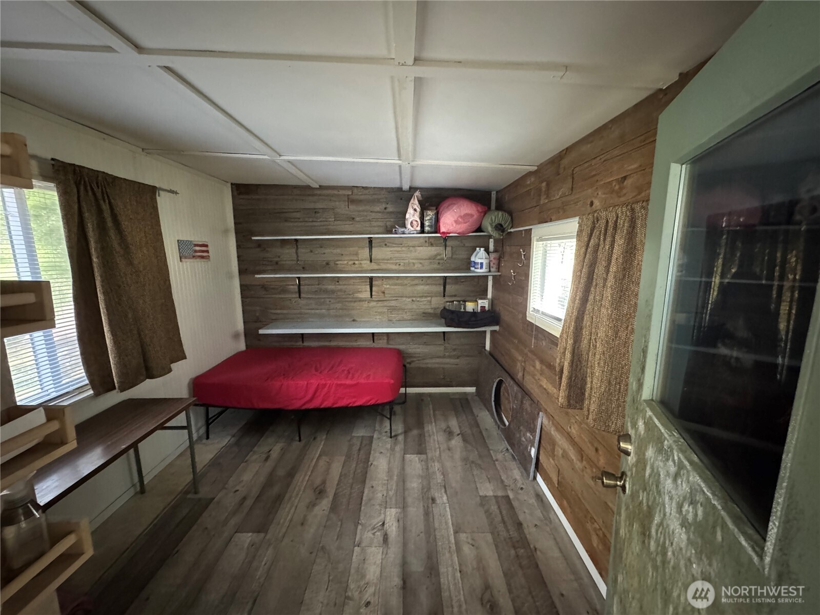 191 W Thunderbird Drive , Elma, WA 98541-9600