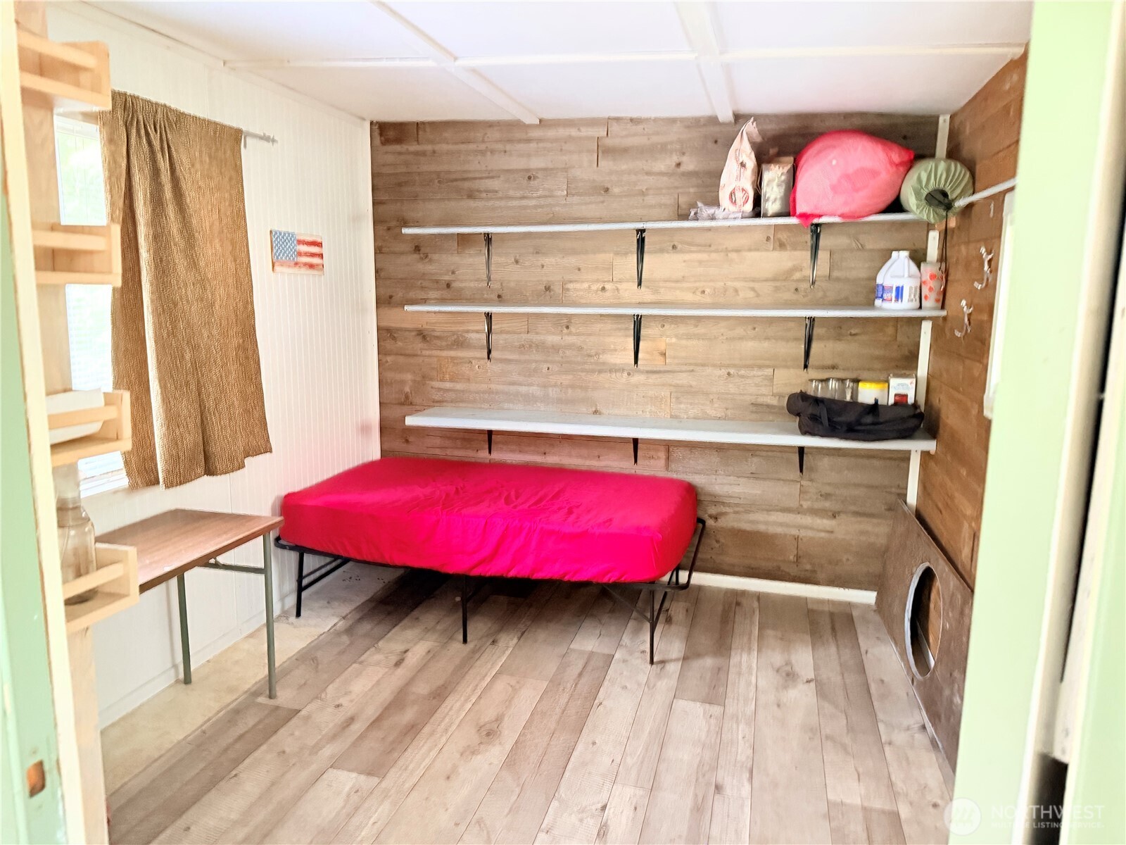 191 W Thunderbird Drive , Elma, WA 98541-9600