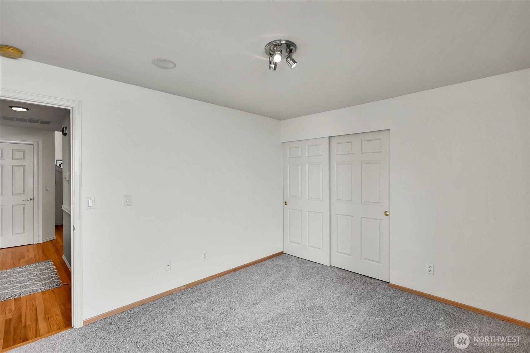 915 N Laurel Lane , Tacoma, WA 98406