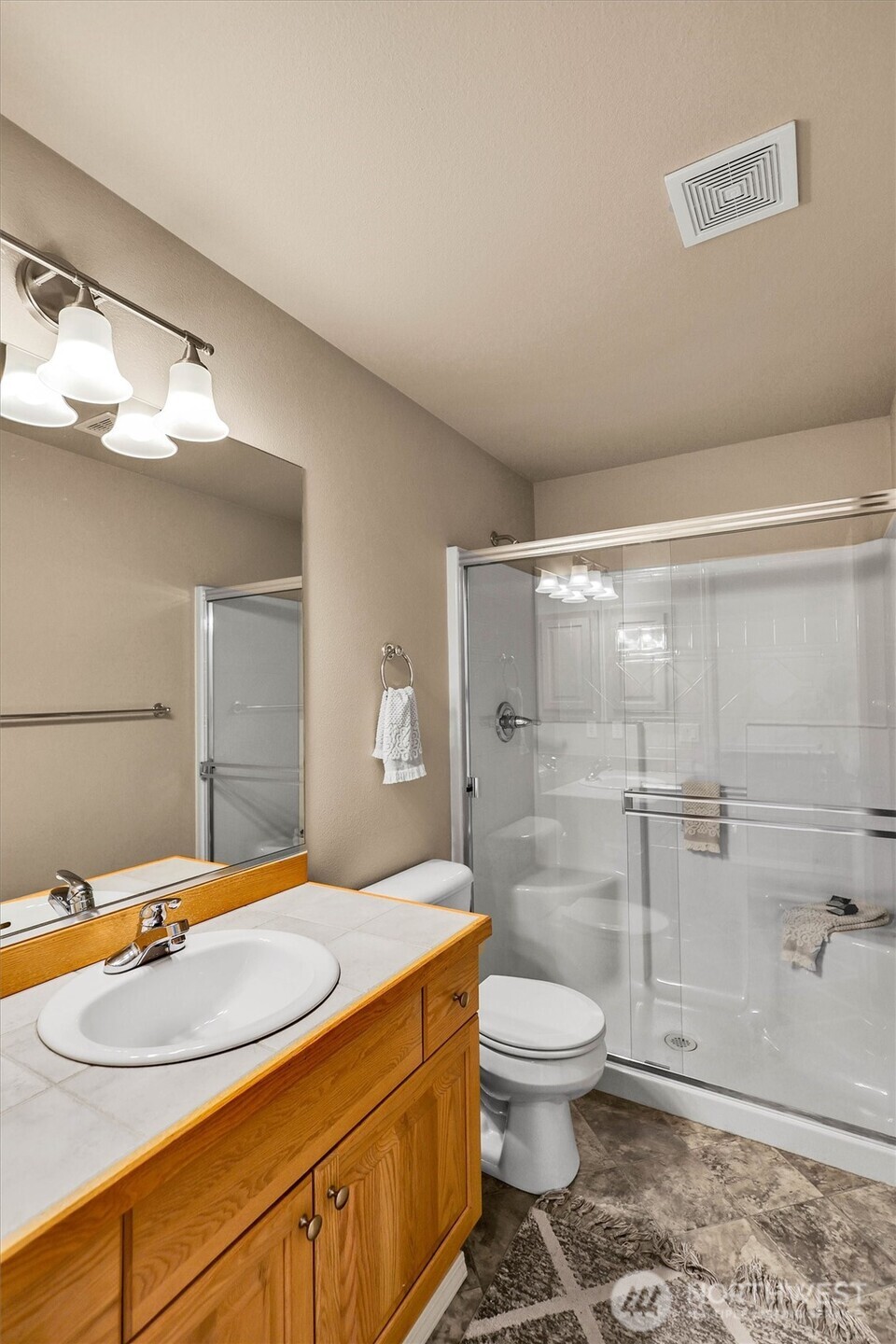 915 N Laurel Lane , Tacoma, WA 98406