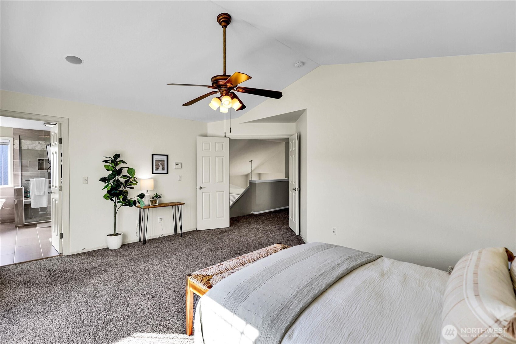915 N Laurel Lane , Tacoma, WA 98406
