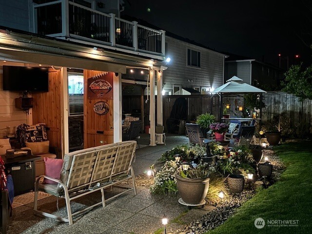 915 N Laurel Lane , Tacoma, WA 98406