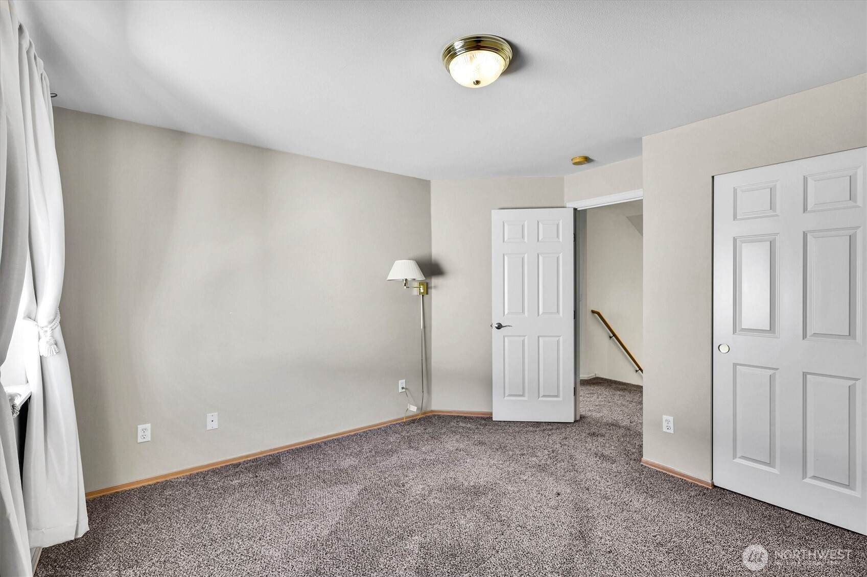 915 N Laurel Lane , Tacoma, WA 98406