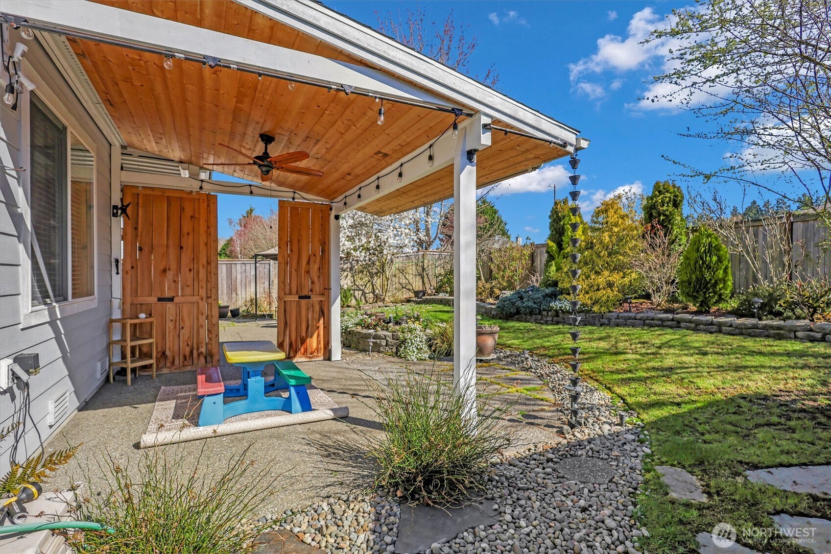 915 N Laurel Lane , Tacoma, WA 98406