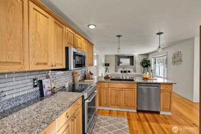 915 N Laurel Lane , Tacoma, WA 98406 - Photo 9