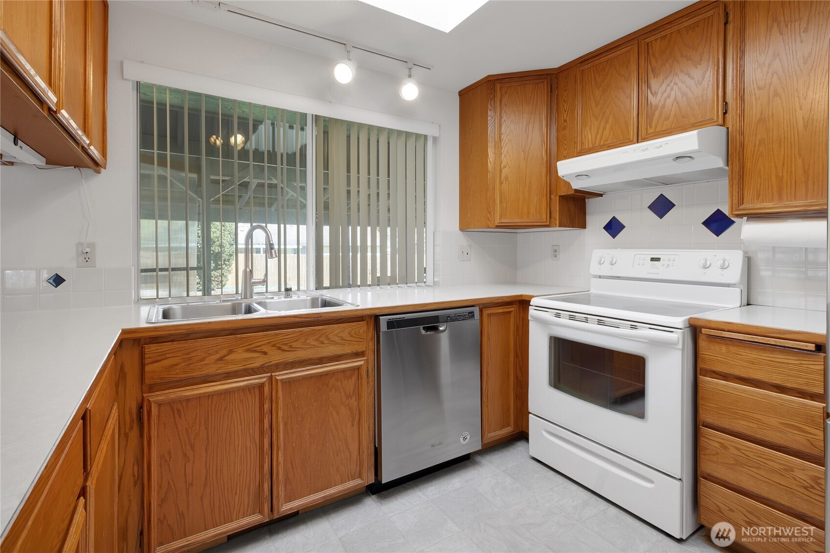 11920 4th Avenue E, Tacoma, WA 98445