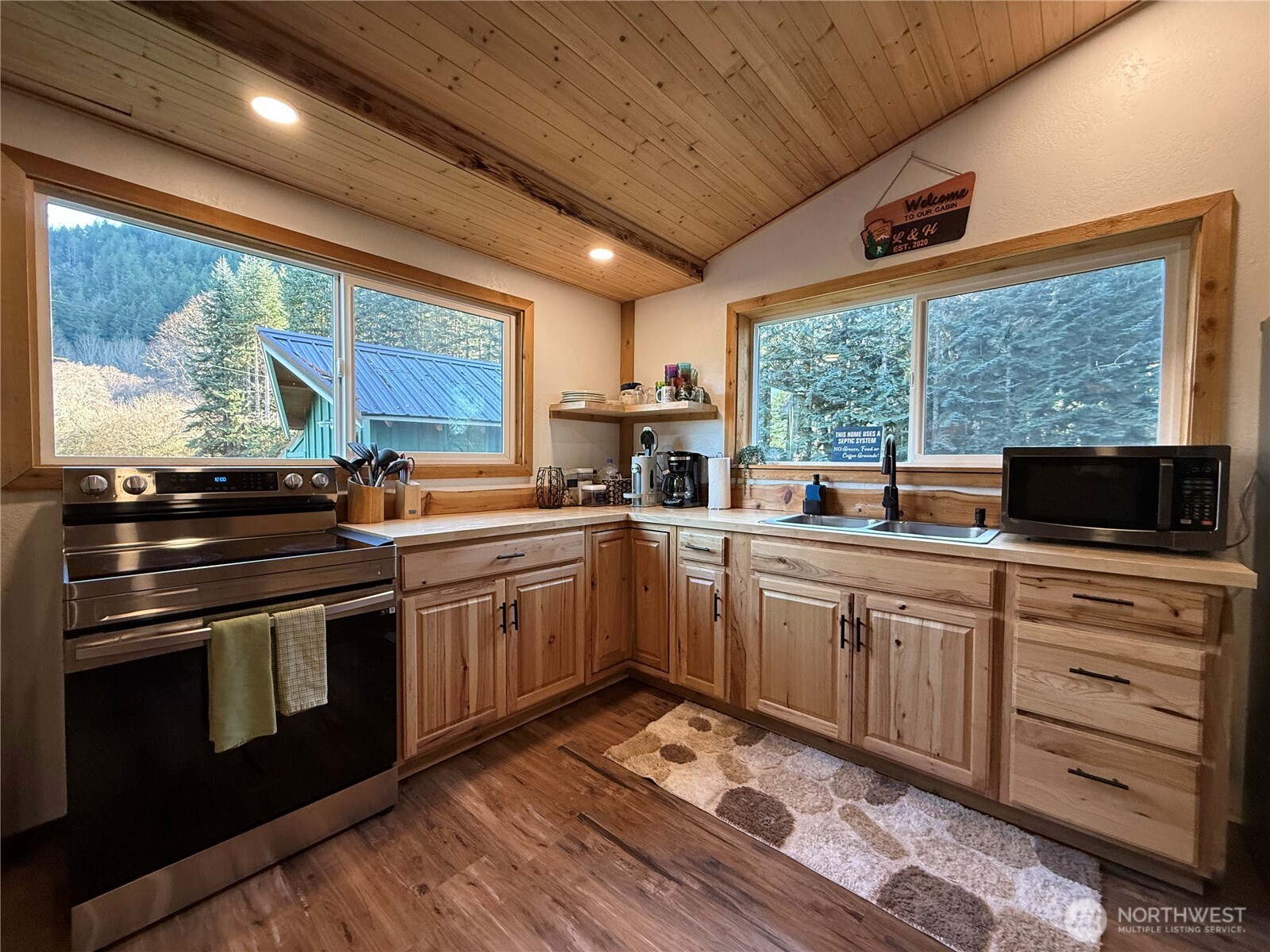 128 Kauer Road , Randle, WA 98377