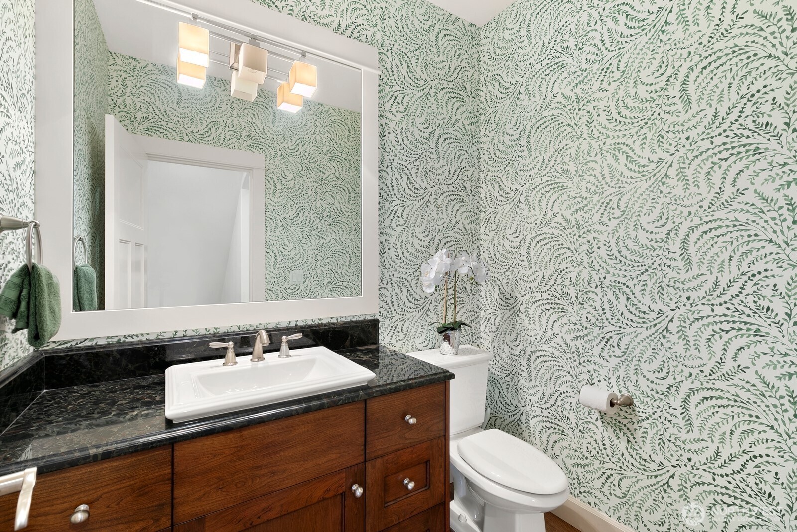 9026 NE 127th Place , Kirkland, WA 98034