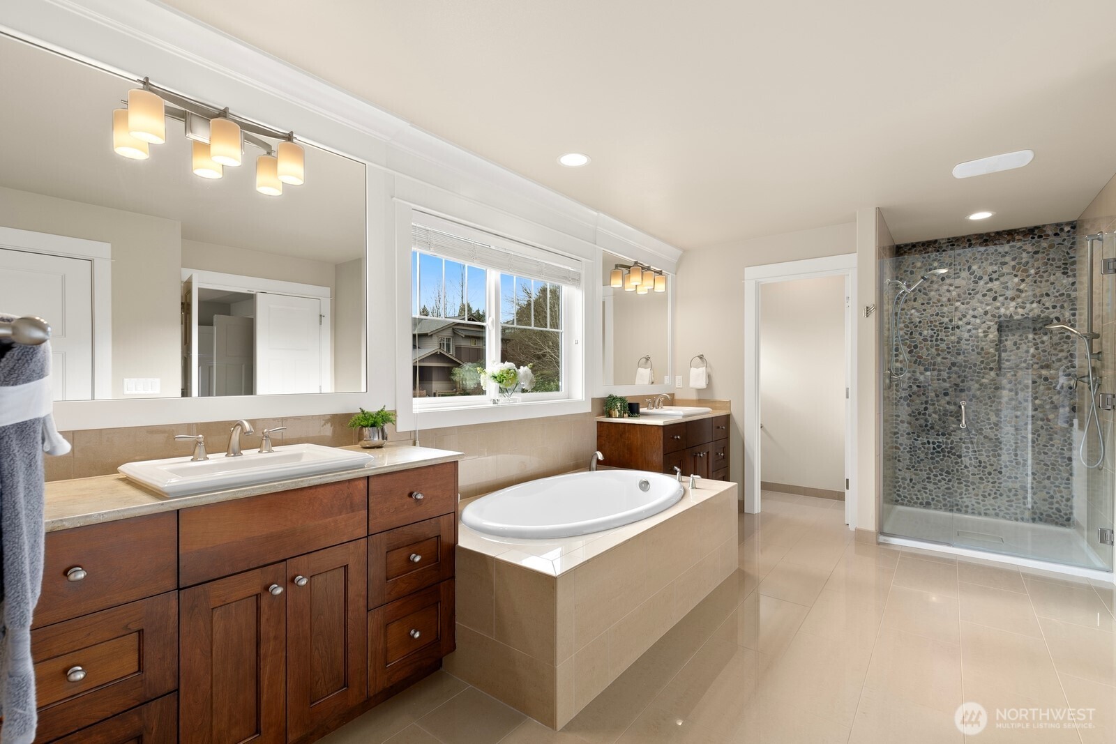 9026 NE 127th Place , Kirkland, WA 98034