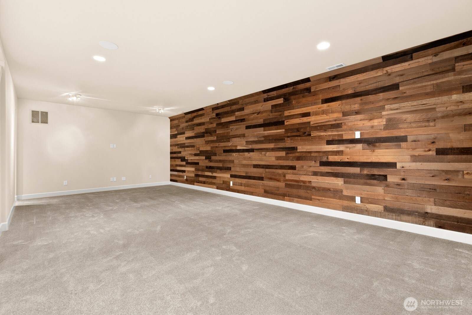 9026 NE 127th Place , Kirkland, WA 98034