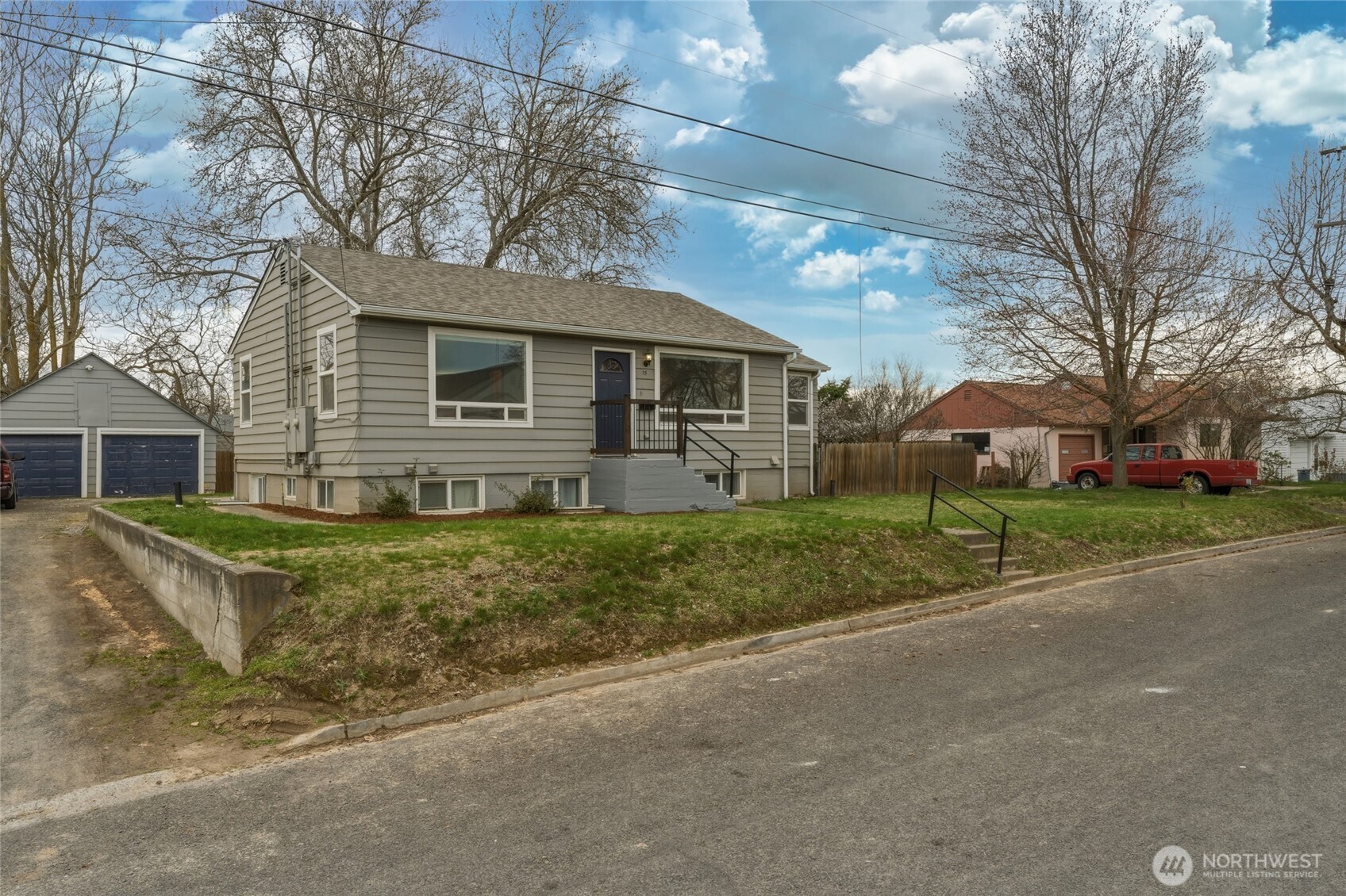 15 SW 13th Street , College Place, WA 99324