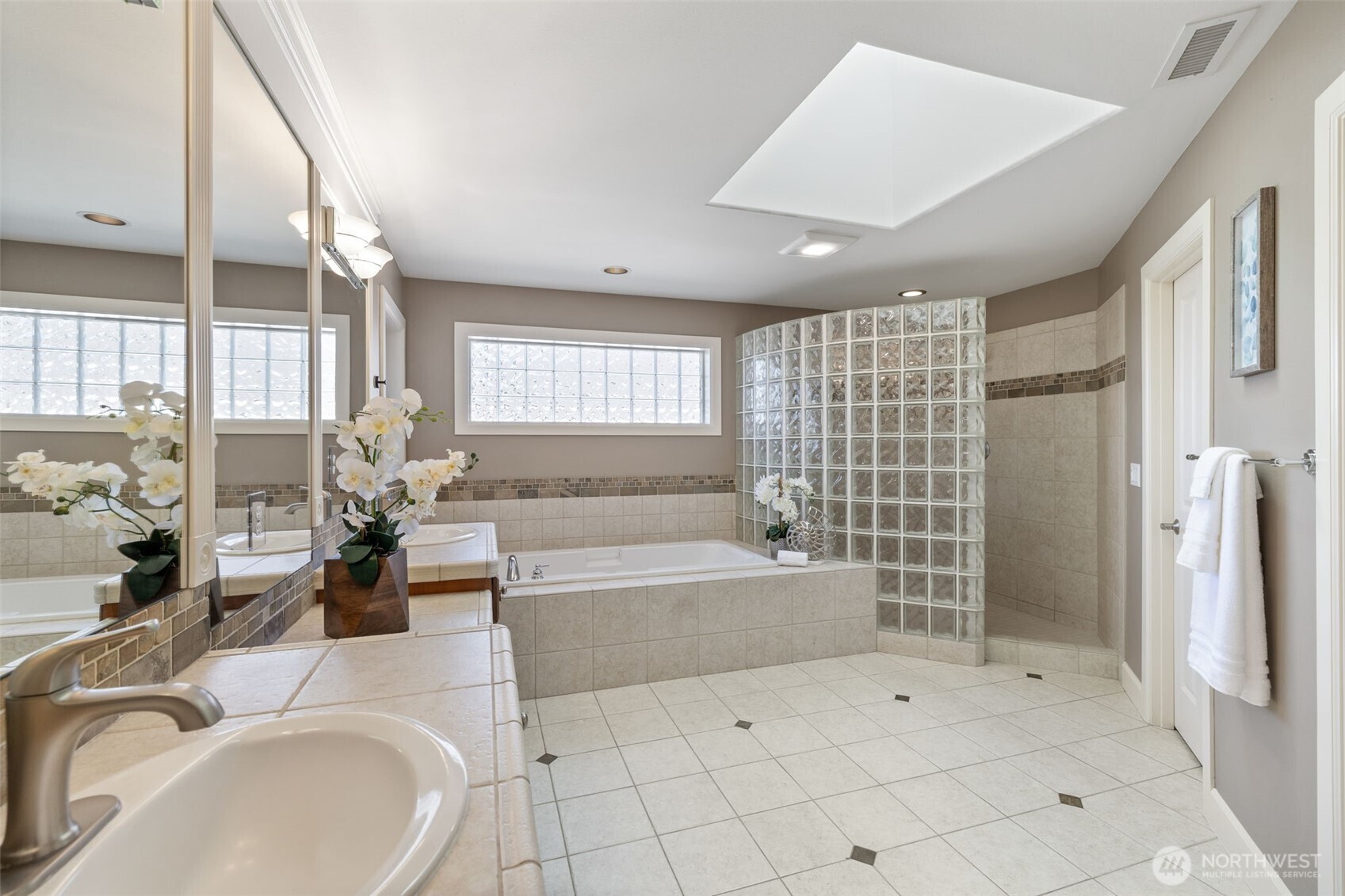 1915 205th Place NE, Sammamish, WA 98074