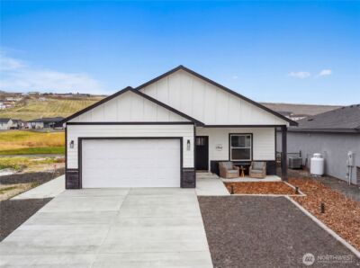 6697 Club House Drive SE #88, Othello, WA 99344 - Photo 1