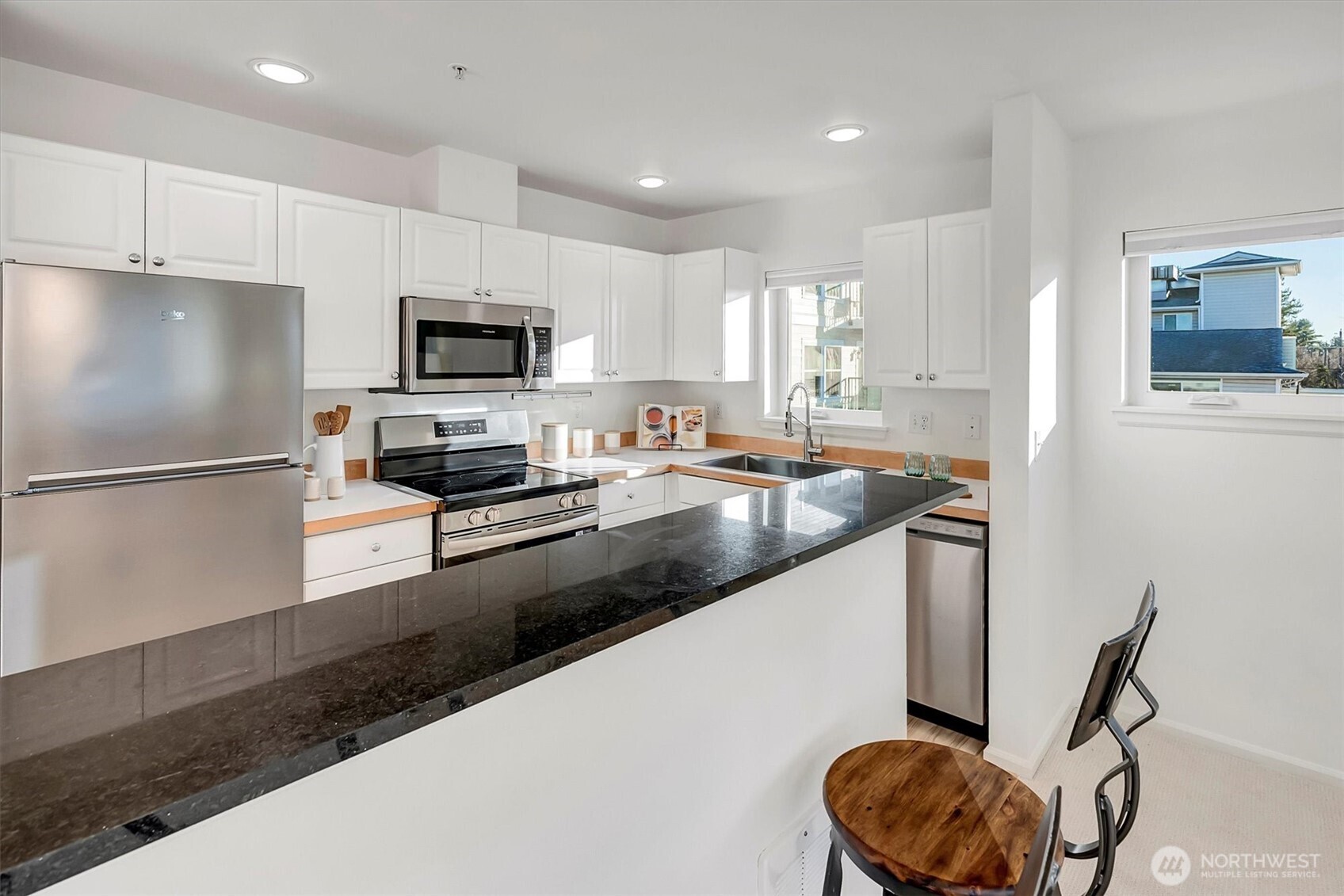 2101 N 55th Street #201, Seattle, WA 98103