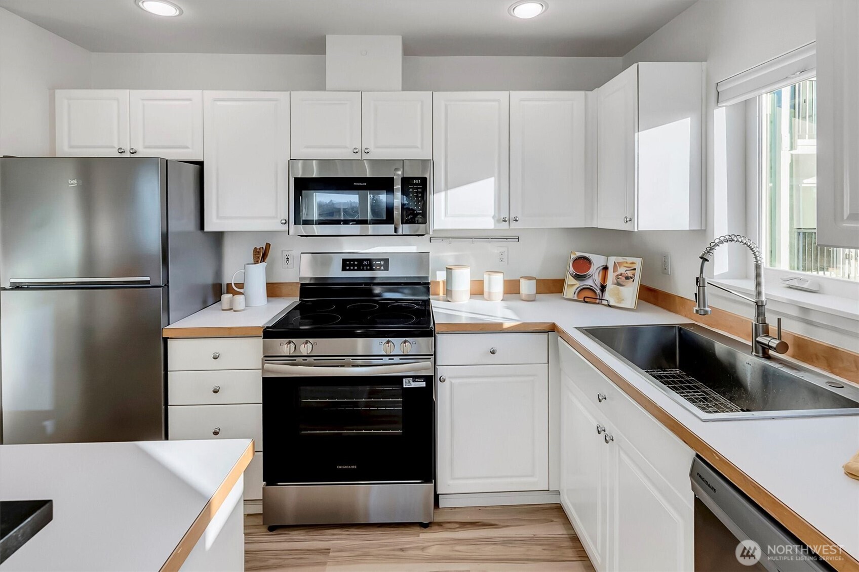 2101 N 55th Street #201, Seattle, WA 98103