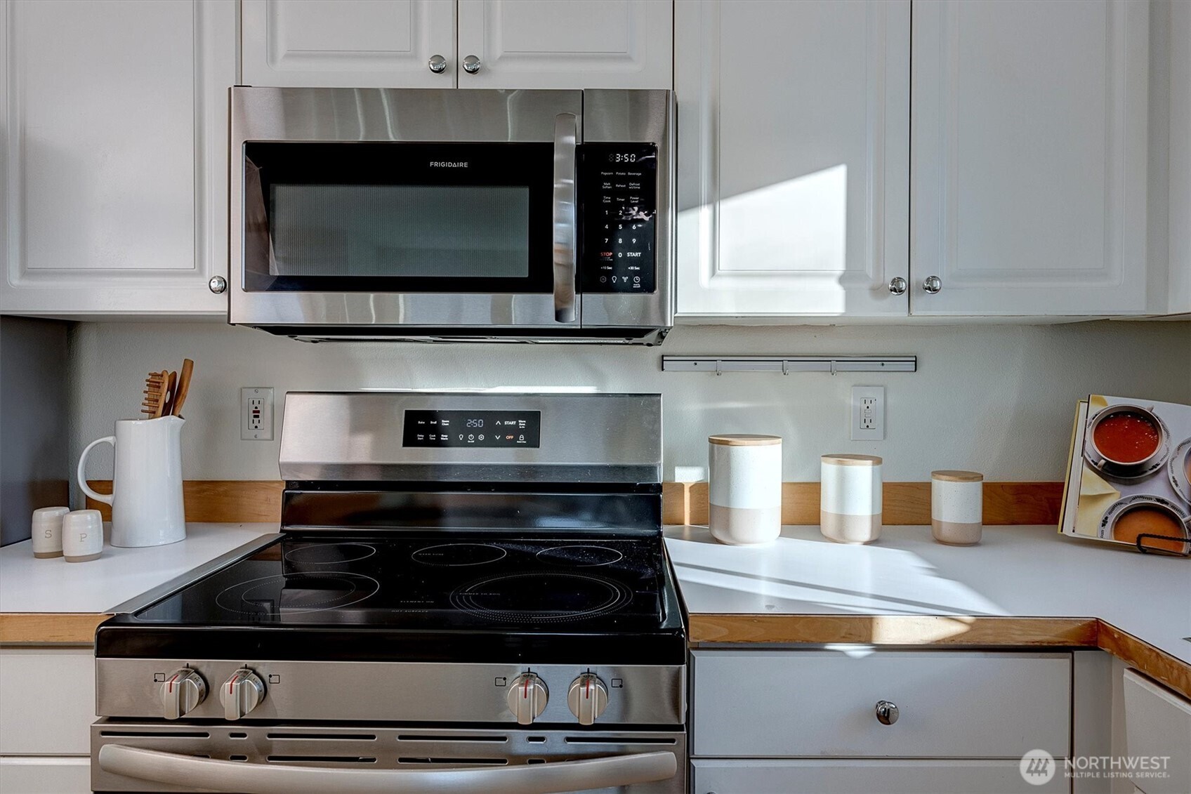 2101 N 55th Street #201, Seattle, WA 98103