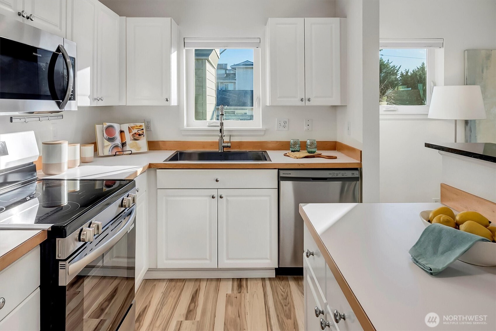 2101 N 55th Street #201, Seattle, WA 98103