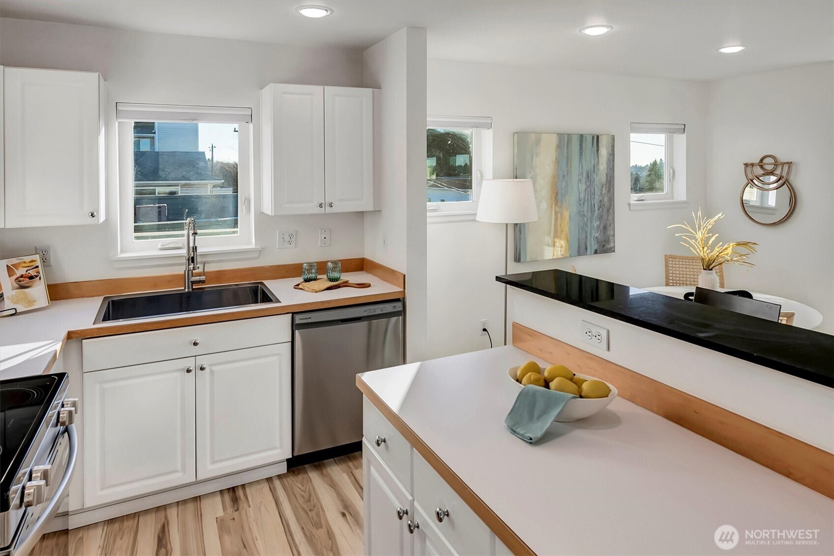 2101 N 55th Street #201, Seattle, WA 98103