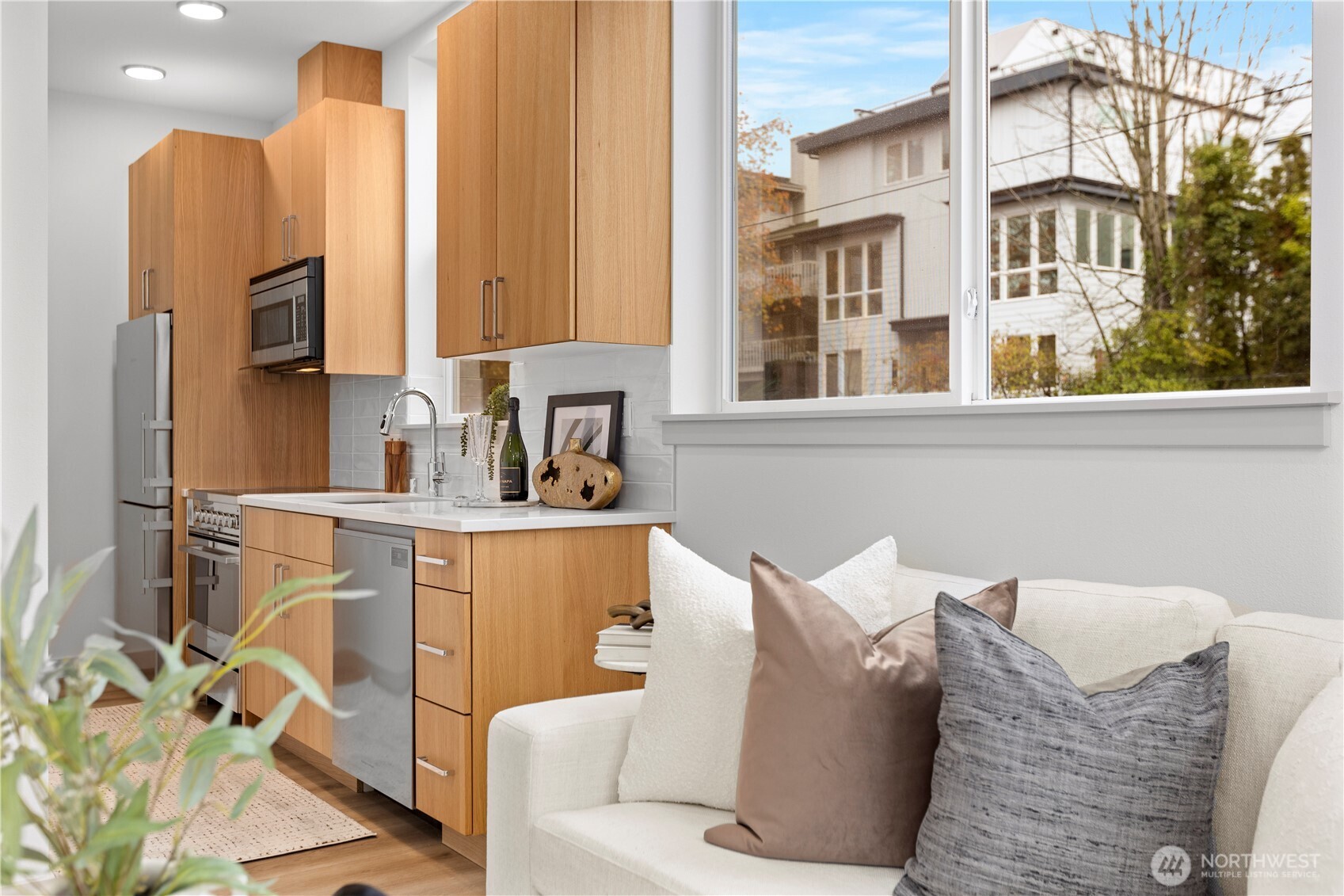 722 N 36th Street , Seattle, WA 98103