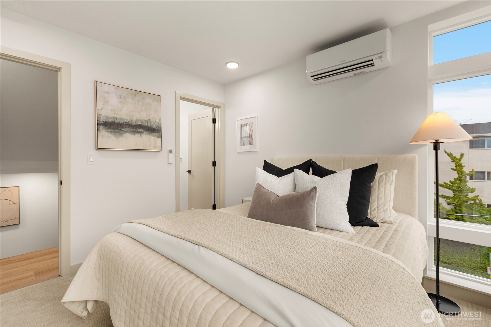 722 N 36th Street , Seattle, WA 98103