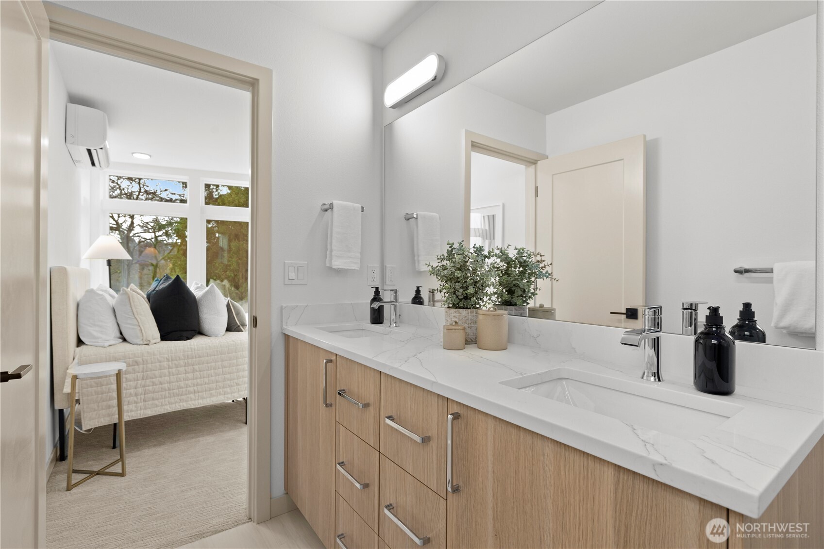 722 N 36th Street , Seattle, WA 98103