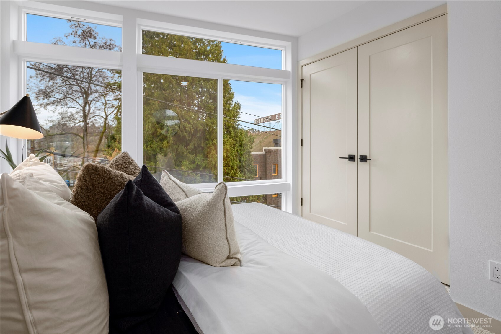 722 N 36th Street , Seattle, WA 98103