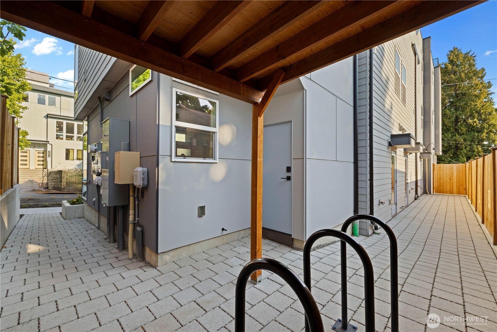 722 N 36th Street , Seattle, WA 98103